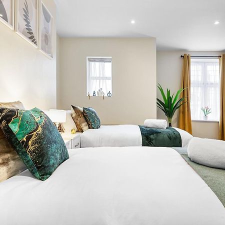 Elegant 2Br London Hideaway- King Bed, Sleeps 6 - Parking- Instant Book- 20 Percent Off Limited Time! Barnet Exteriör bild