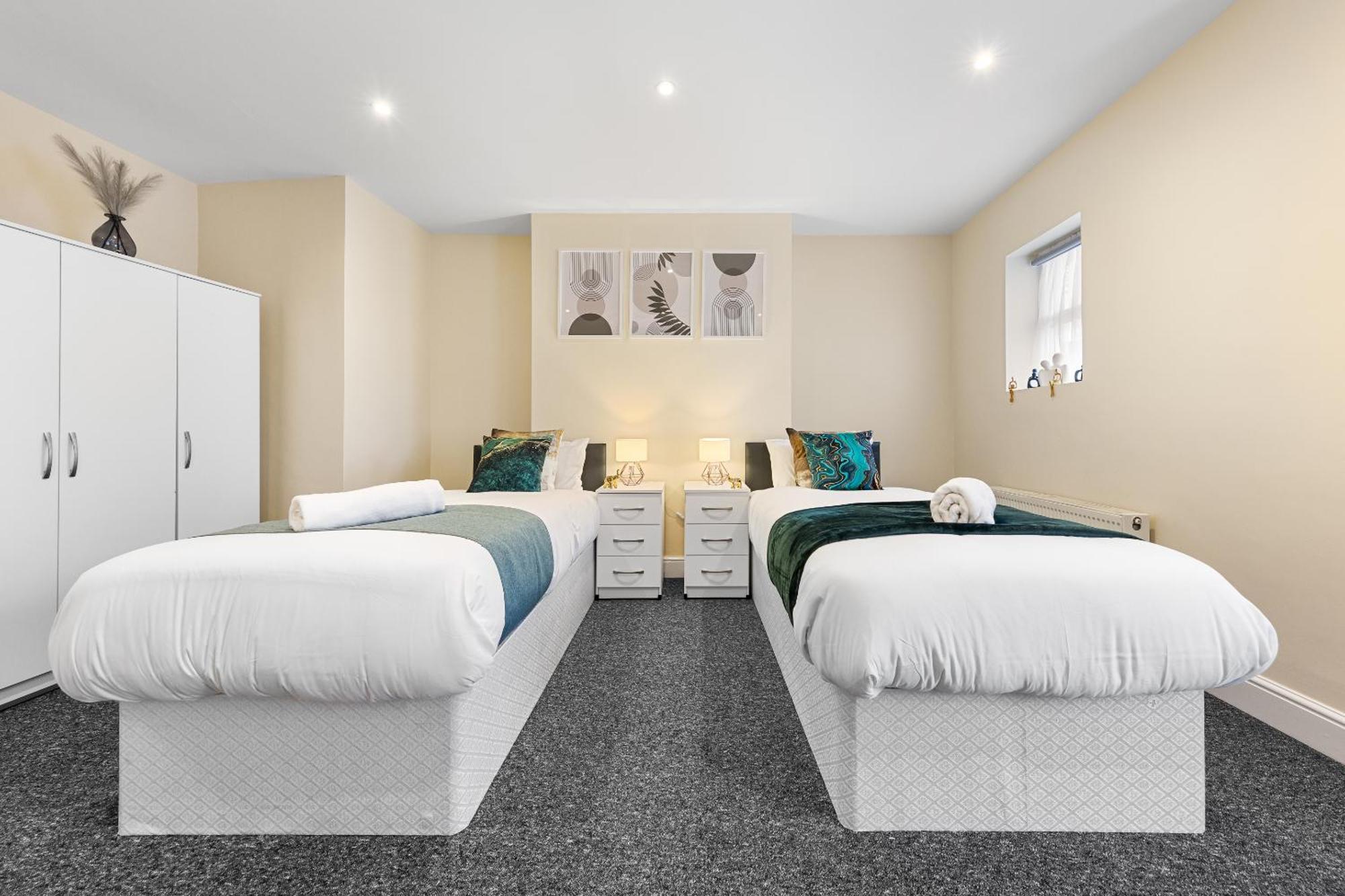 Elegant 2Br London Hideaway- King Bed, Sleeps 6 - Parking- Instant Book- 20 Percent Off Limited Time! Barnet Exteriör bild