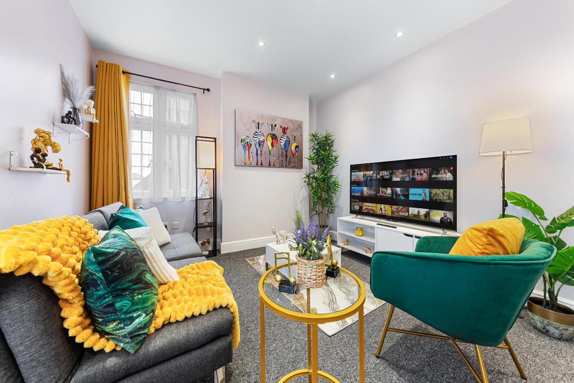 Elegant 2Br London Hideaway- King Bed, Sleeps 6 - Parking- Instant Book- 20 Percent Off Limited Time! Barnet Exteriör bild